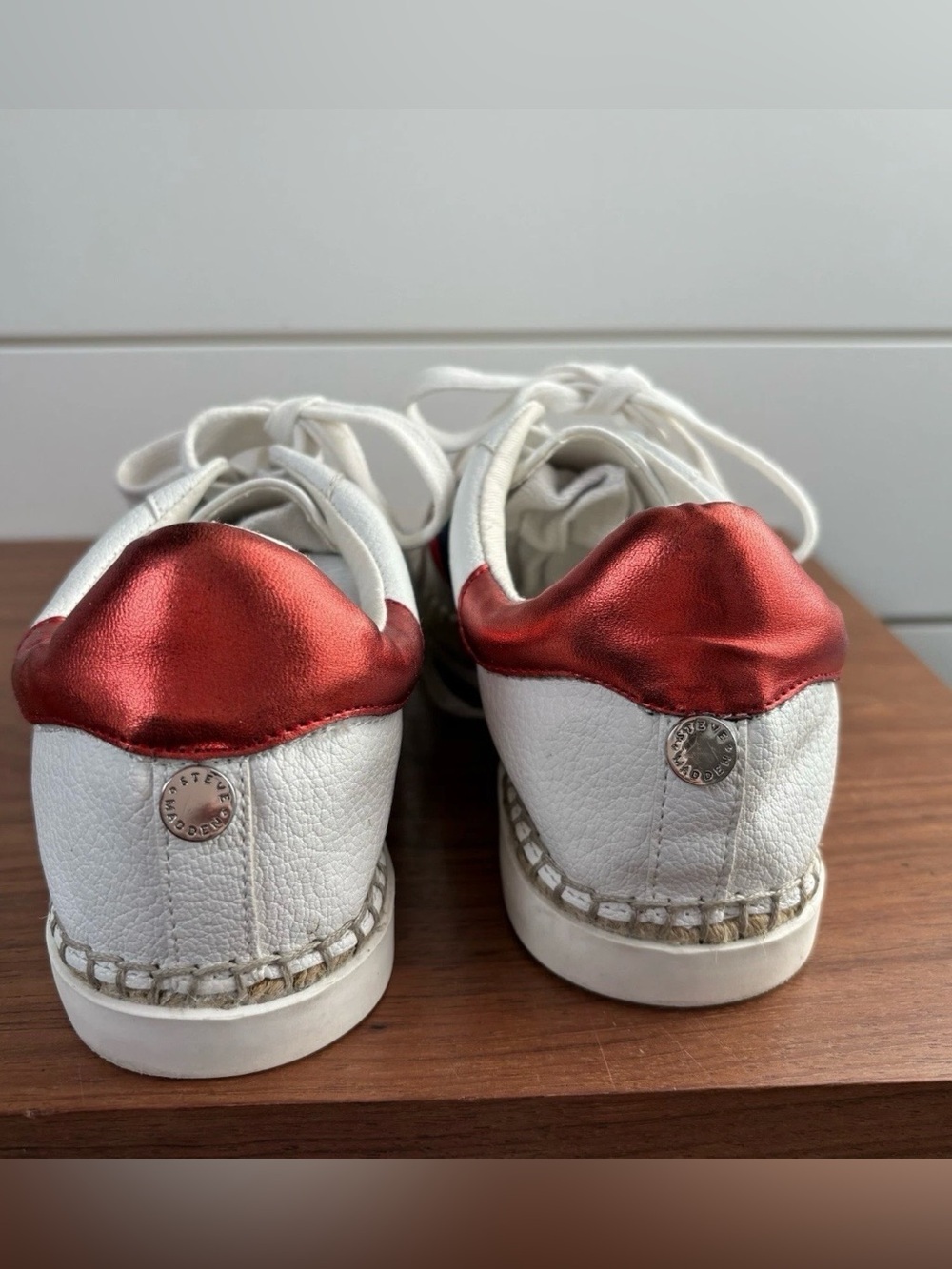 Steve Madden Women's Lex Espadrille White Sneakers Shoes Red Stripes 6 M Classic - Picture 4 of 9
